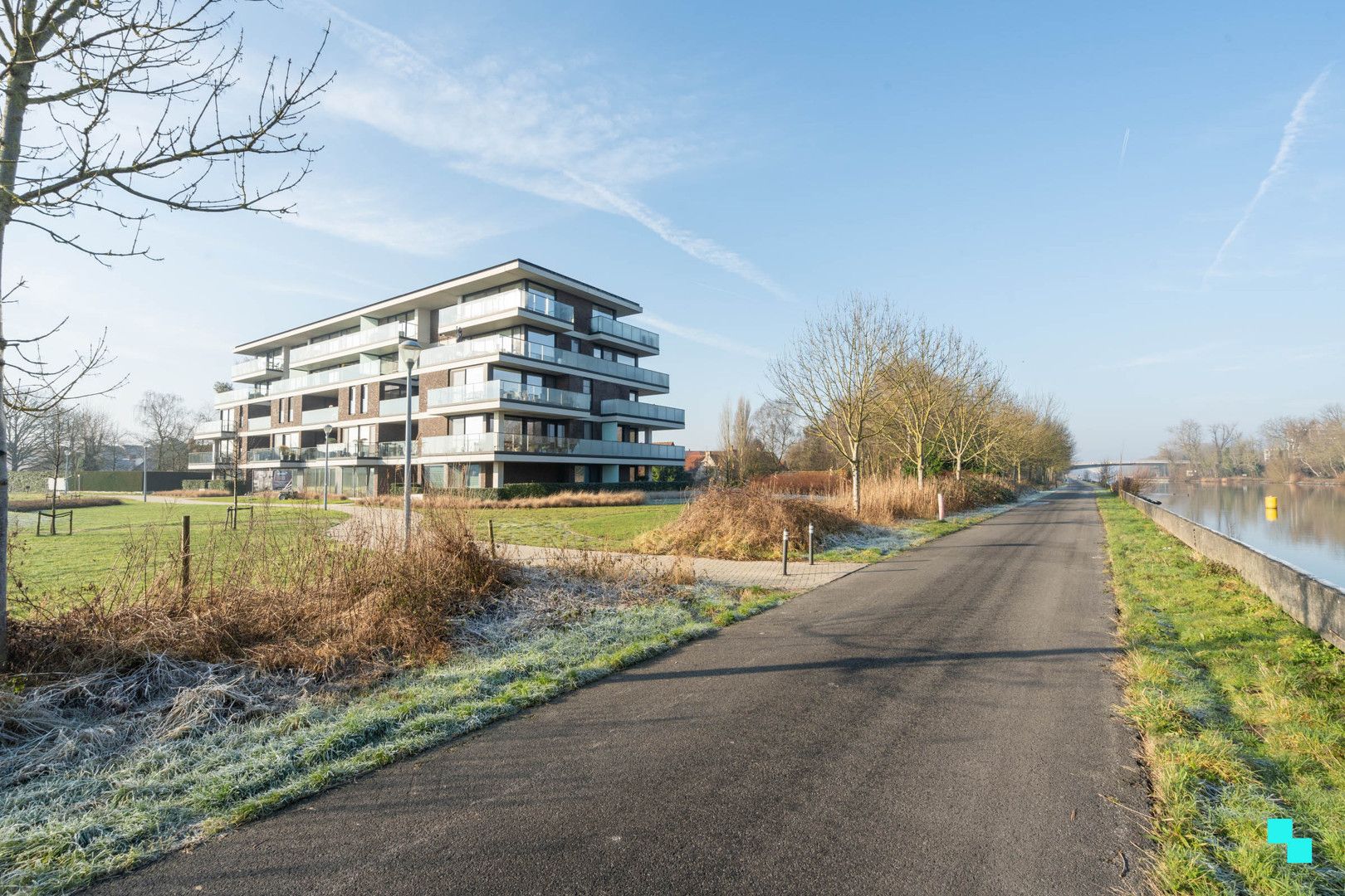 Klassevolle residentie langs het kanaal Roeselare-Leie foto 10