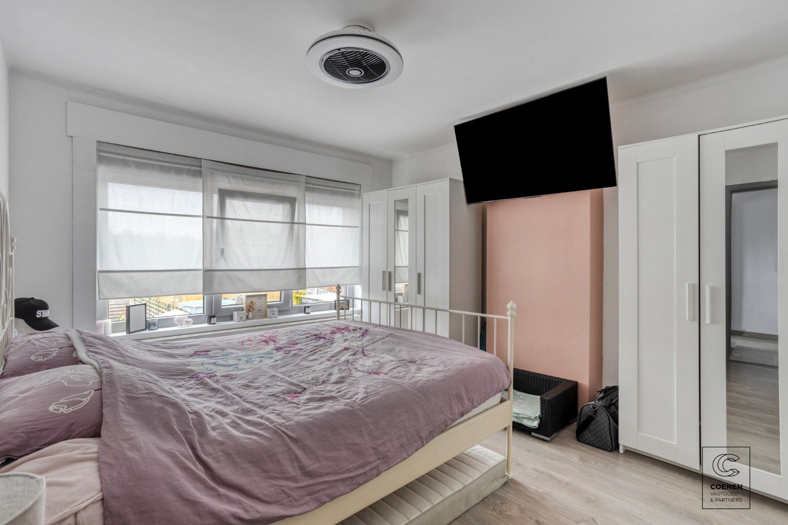 Zeer ruime en instapklare woning met een bew opp van 181 m², 4 ruime slpk's en zeer leuke, zonnige tuin met prachtig uitzicht! foto 12