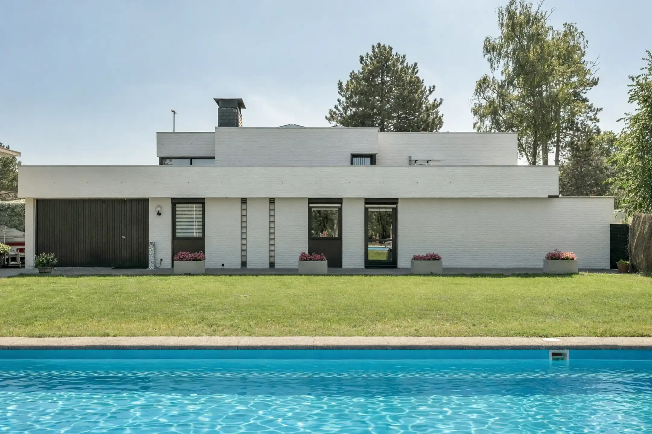 Architectenwoning met zwembad en praktijk/kantoor aan huis foto 24