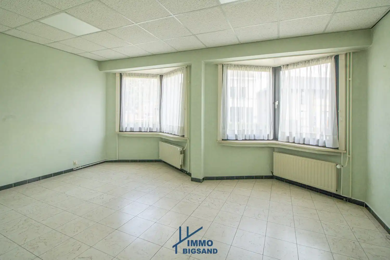 Ruime kloosterwoning op een perceel van 3082m² te koop met als zonering 'gelinkt met gemeenschapsvoorzieningen/zorgfunctie' foto 12