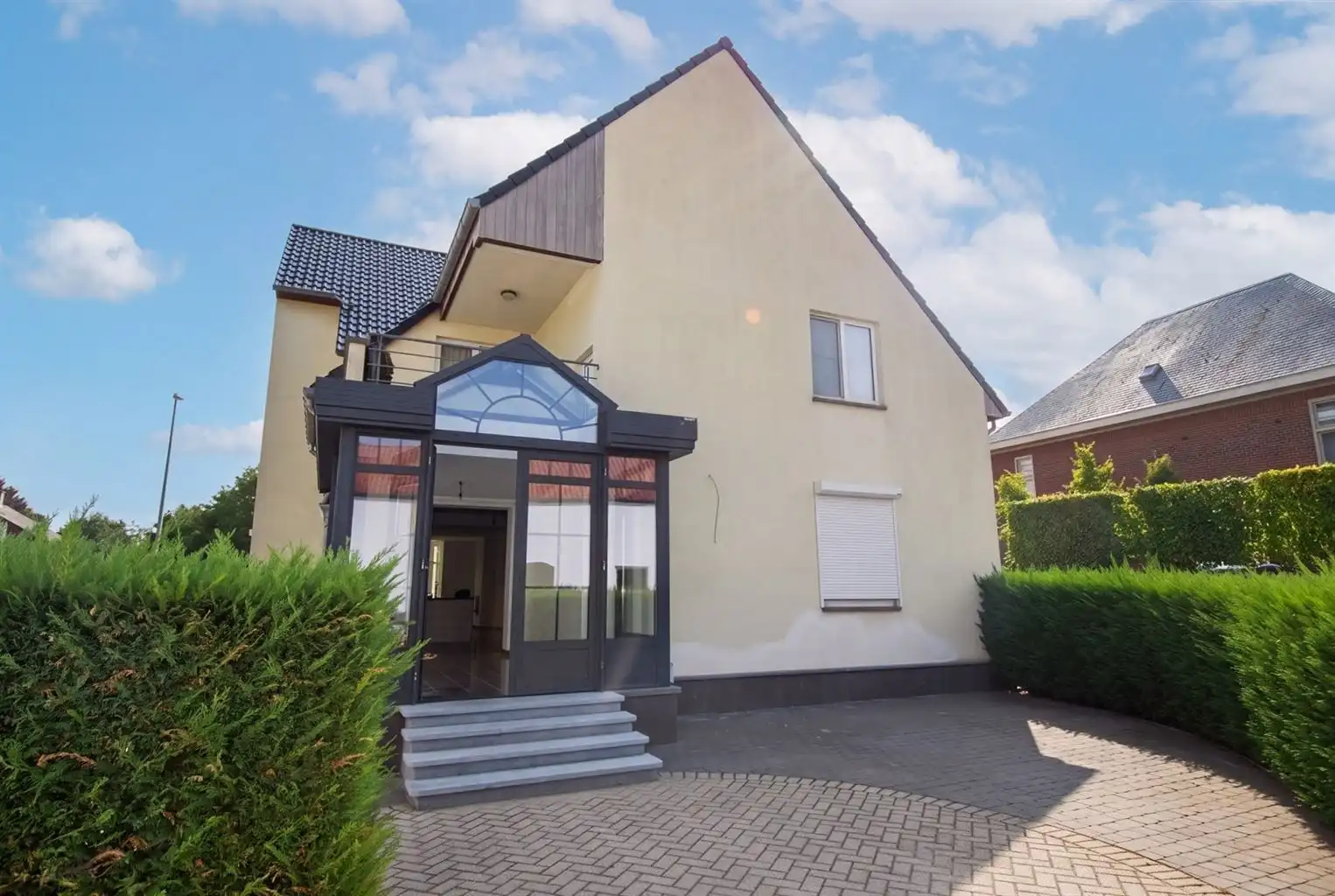 Gelijkvloers appartement met 2 ruime slaapkamers, mooie veranda, tuintje en garage. foto 11