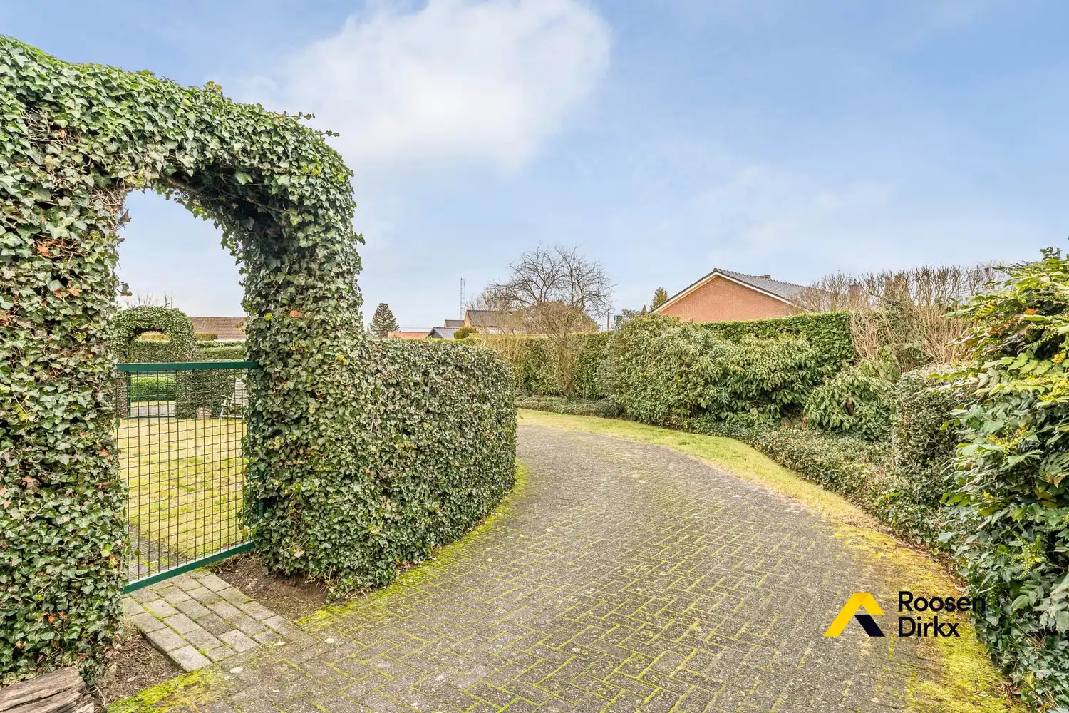 Charmante gelijkvloerse woning met 4 slaapkamers op perceel 1.282m² foto 24