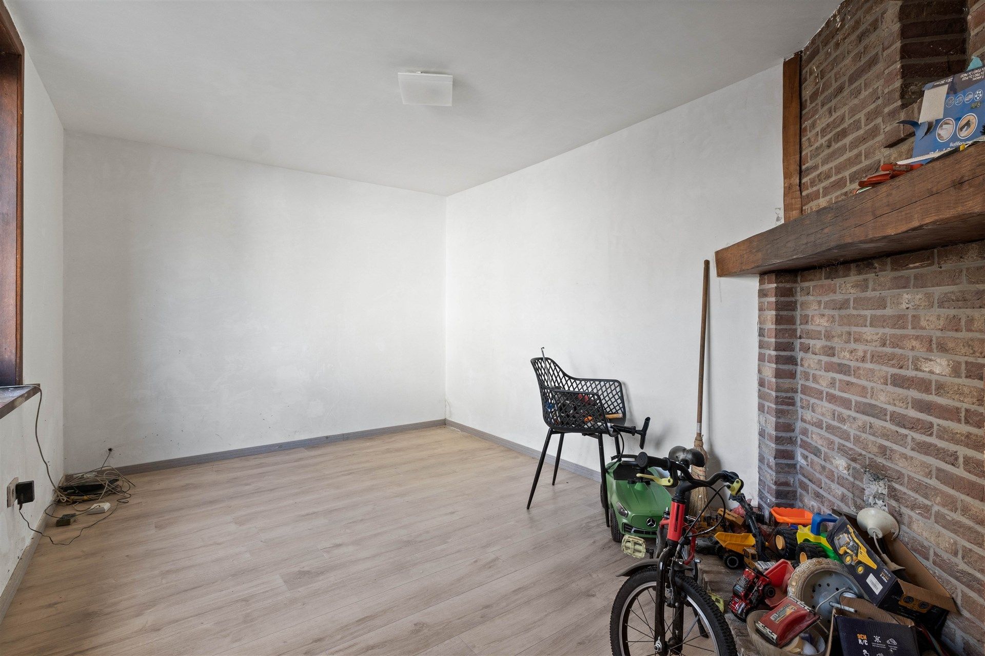 Ruime halfopen bebouwing met groot magazijn (225m²) foto 20