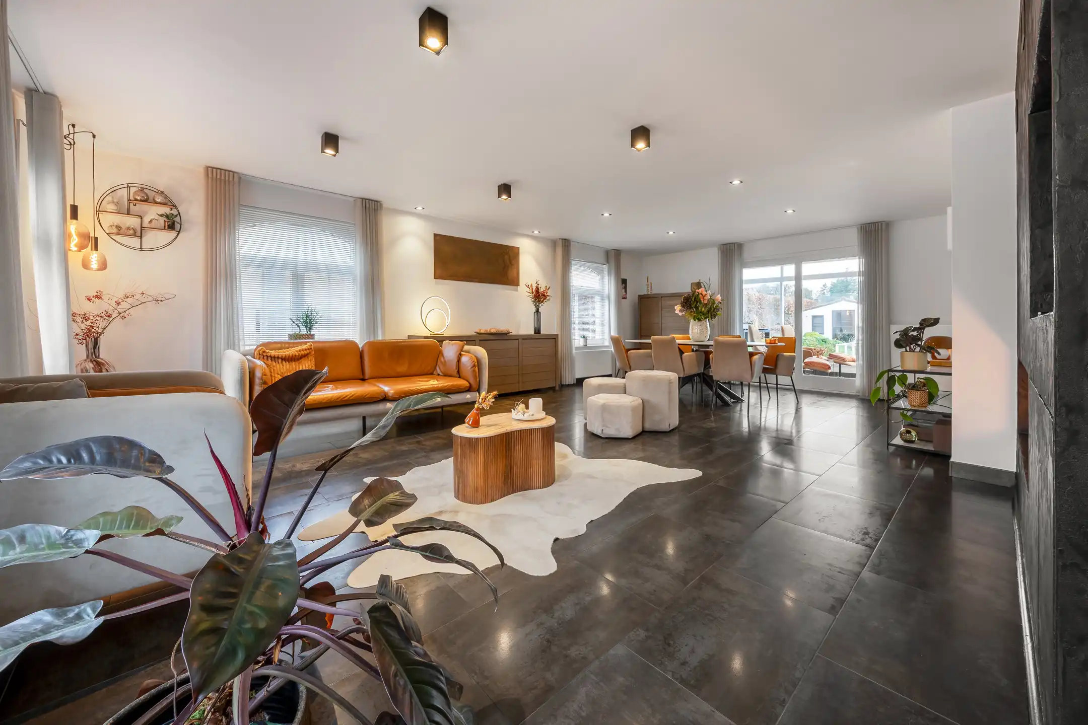 Ruime gezinswoning met prachtige tuin te Sint-Lenaarts foto 3