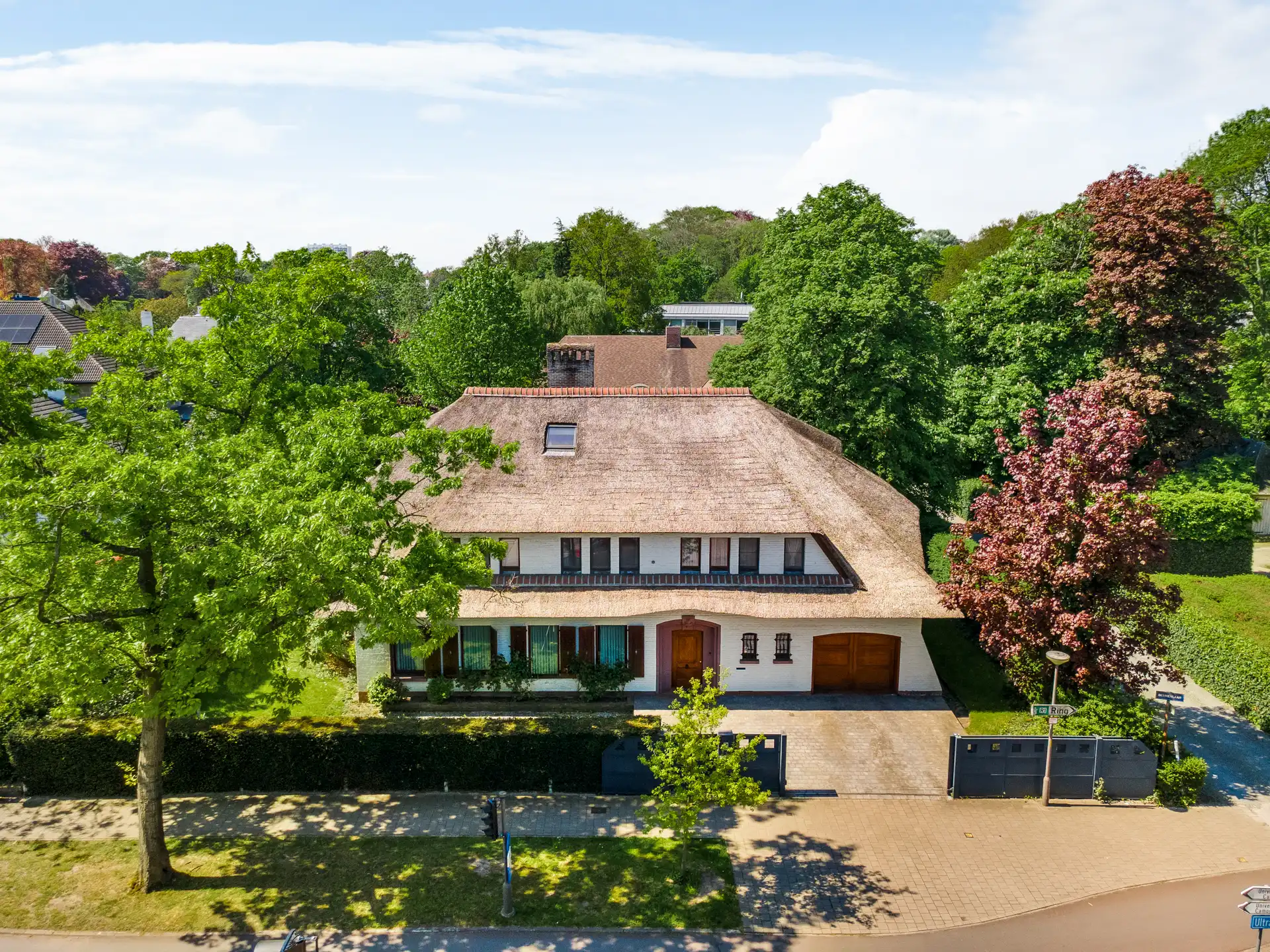 Karaktervolle rietgedekte villa op 1.120m² met 5 slaapkamers foto 2
