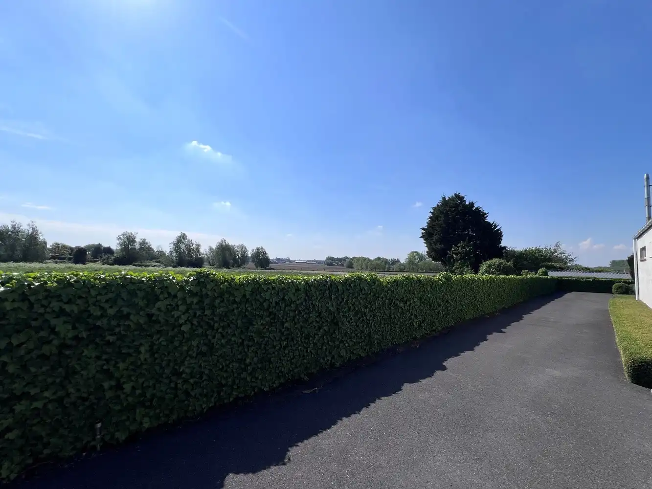 Instapklare woning met 4 slaapkamers, loods en dubbele garage foto 19