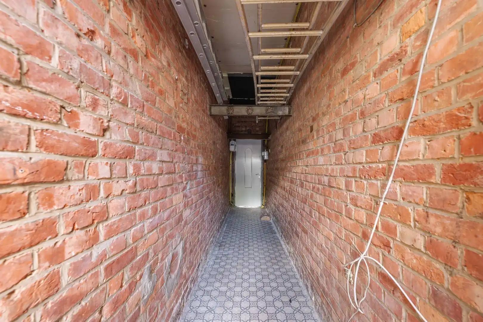 CENTRAAL GELEGEN INSTAPKLARE WONING foto 15