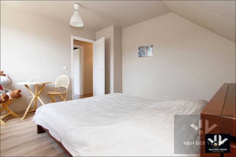 INSTAPKLARE GEZINSWONING IN KINDVRIENDELIJKE BUURT foto 19