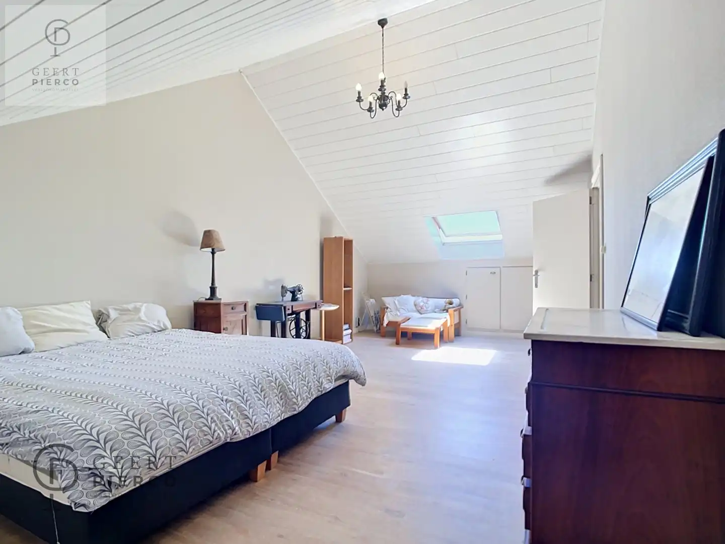 Charmewoning met dorpsgezicht foto 23