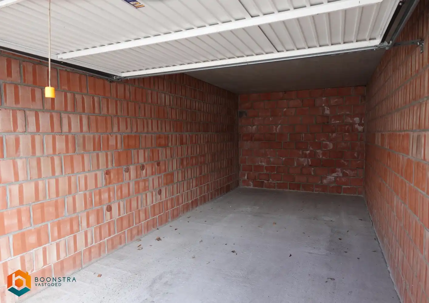 Garagebox vlakbij station Nekkerspoel foto 4