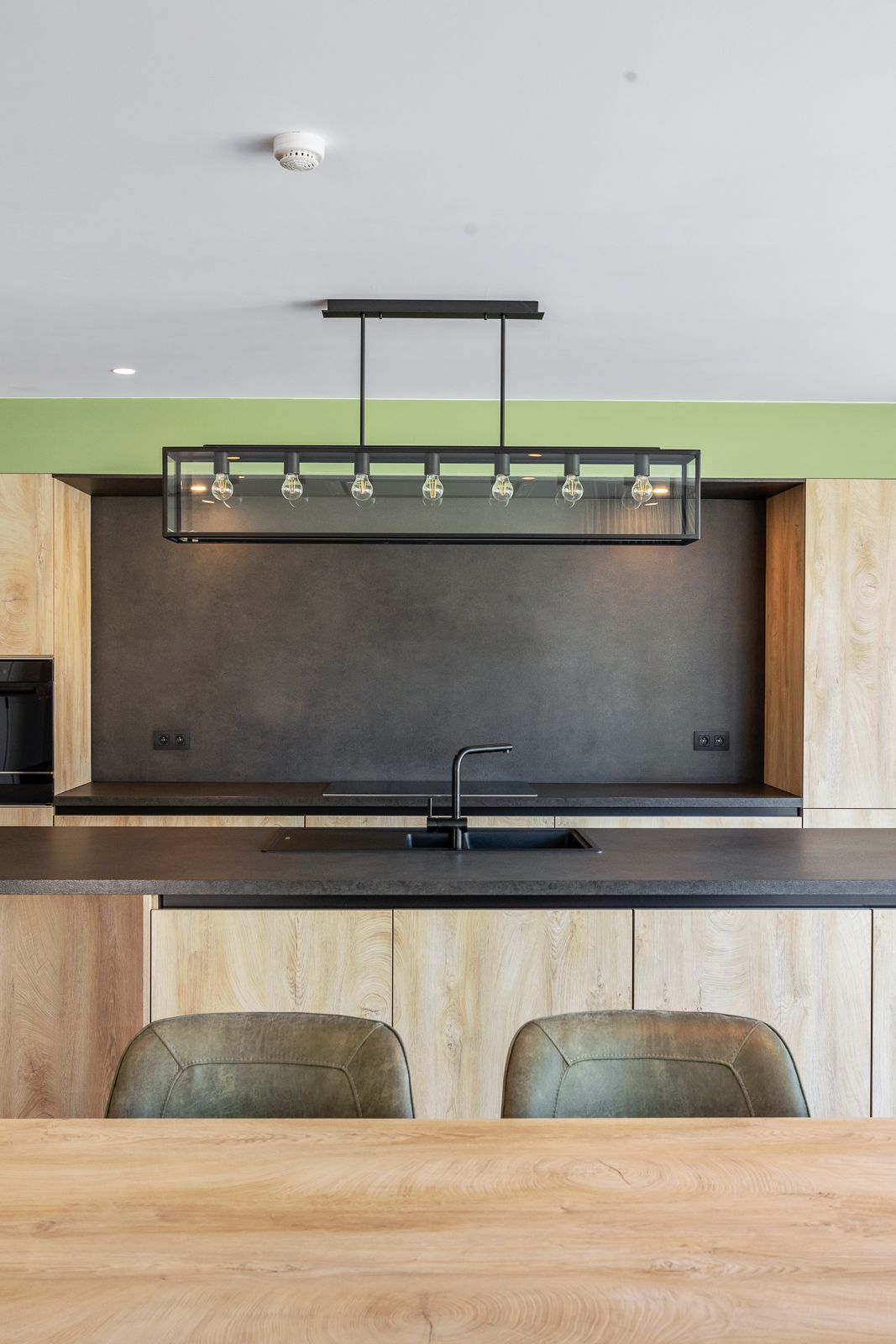 Instapklare woning met karakter, licht en ruimte in Hoevenen ! foto 6