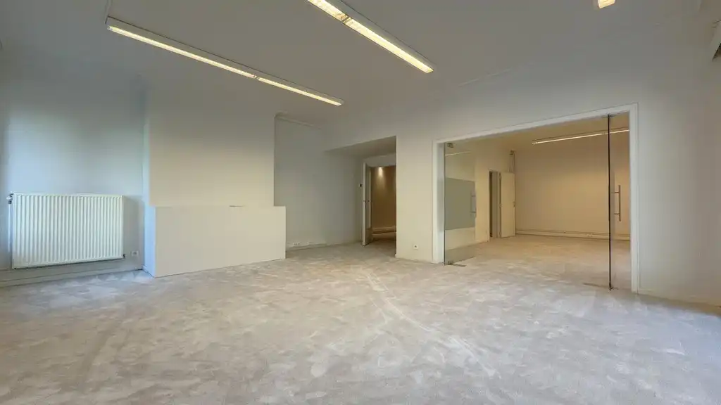 Charmant instapklaar kantoor te huur aan De Sterre in Gent foto 14