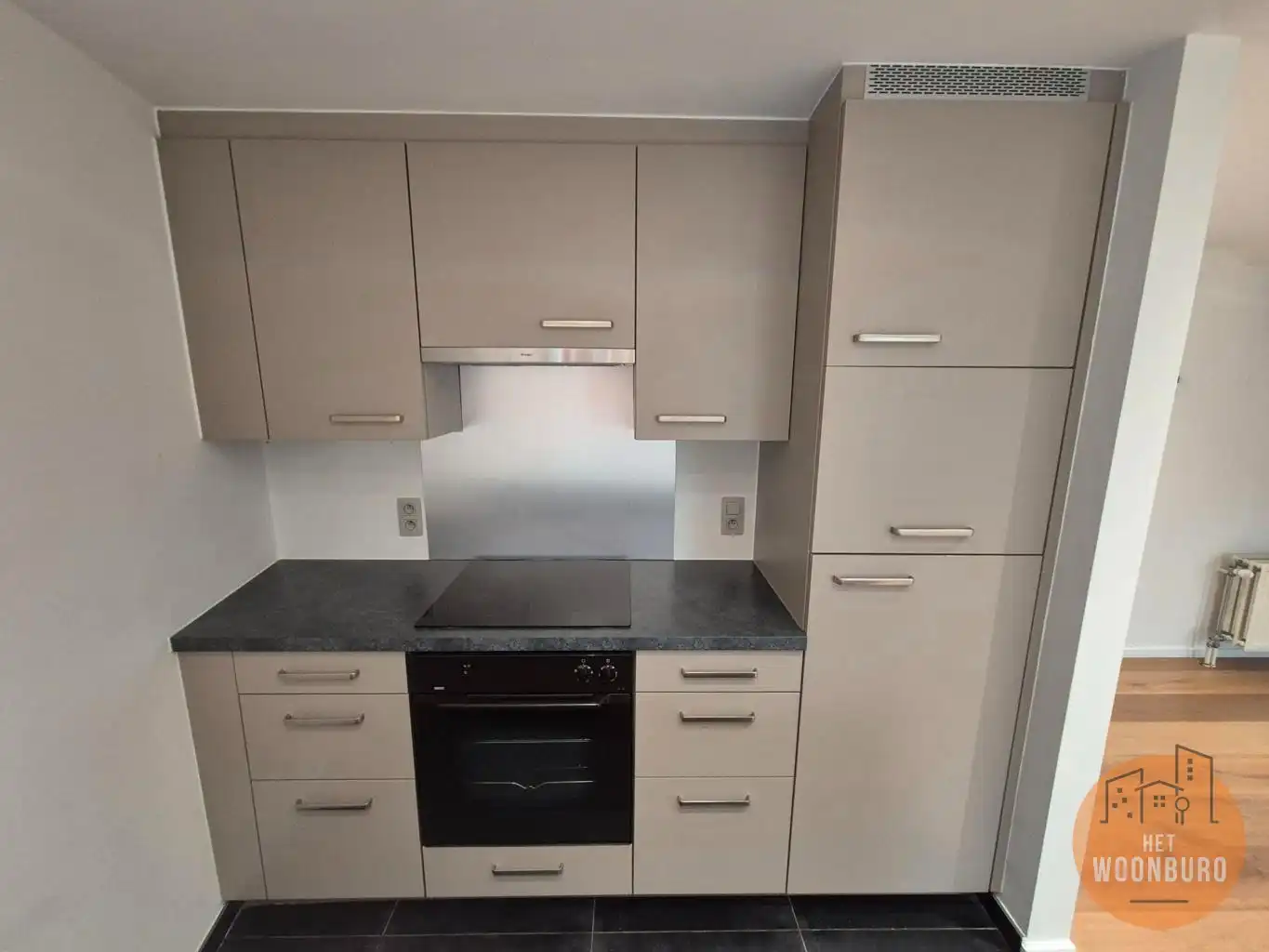 Duplex appartement met 2 slpks, bureel en autostaanplaats foto 6