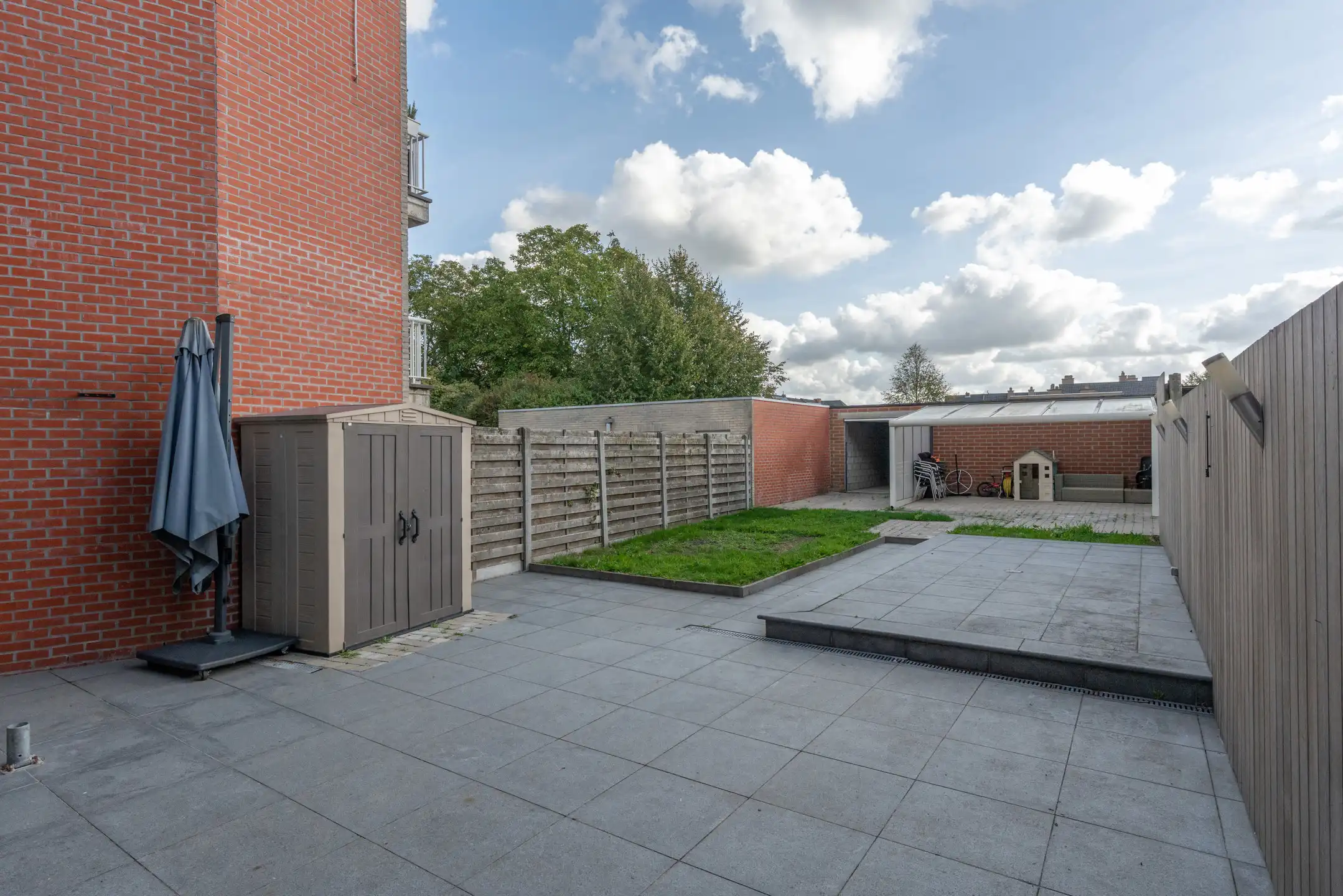 Voormalige winkel met garage, mogelijkheid tot 3 slpk woning foto 24