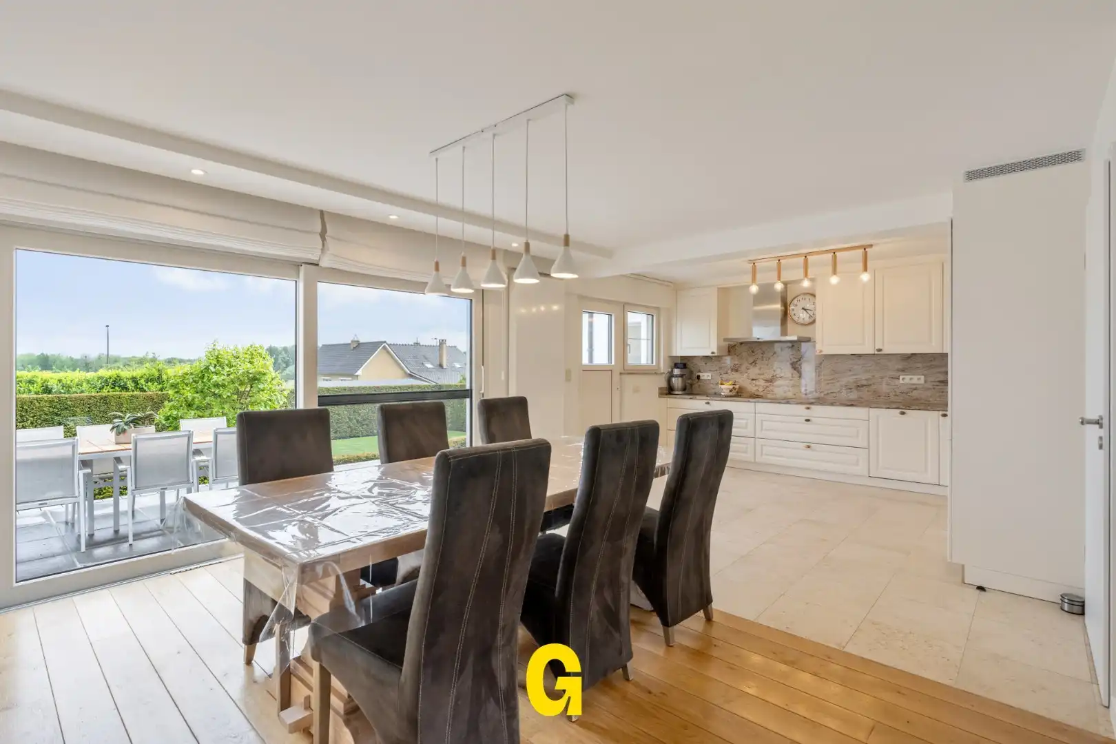 Knappe grondig gerenoveerde woning met drie slaapkamers, inpandige garage en tuin op 4a48ca, EPC label A. foto 11