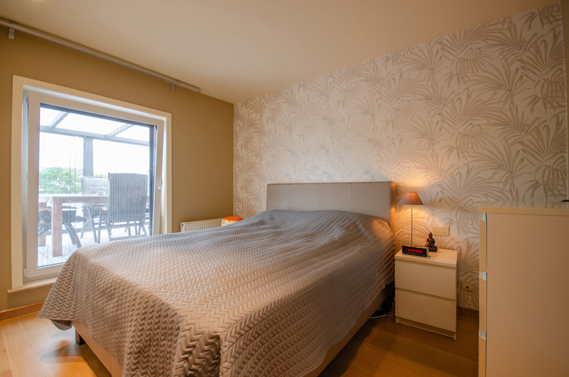 Uniek handelspand met ruim duplex-appartement en 4 garages! foto 13