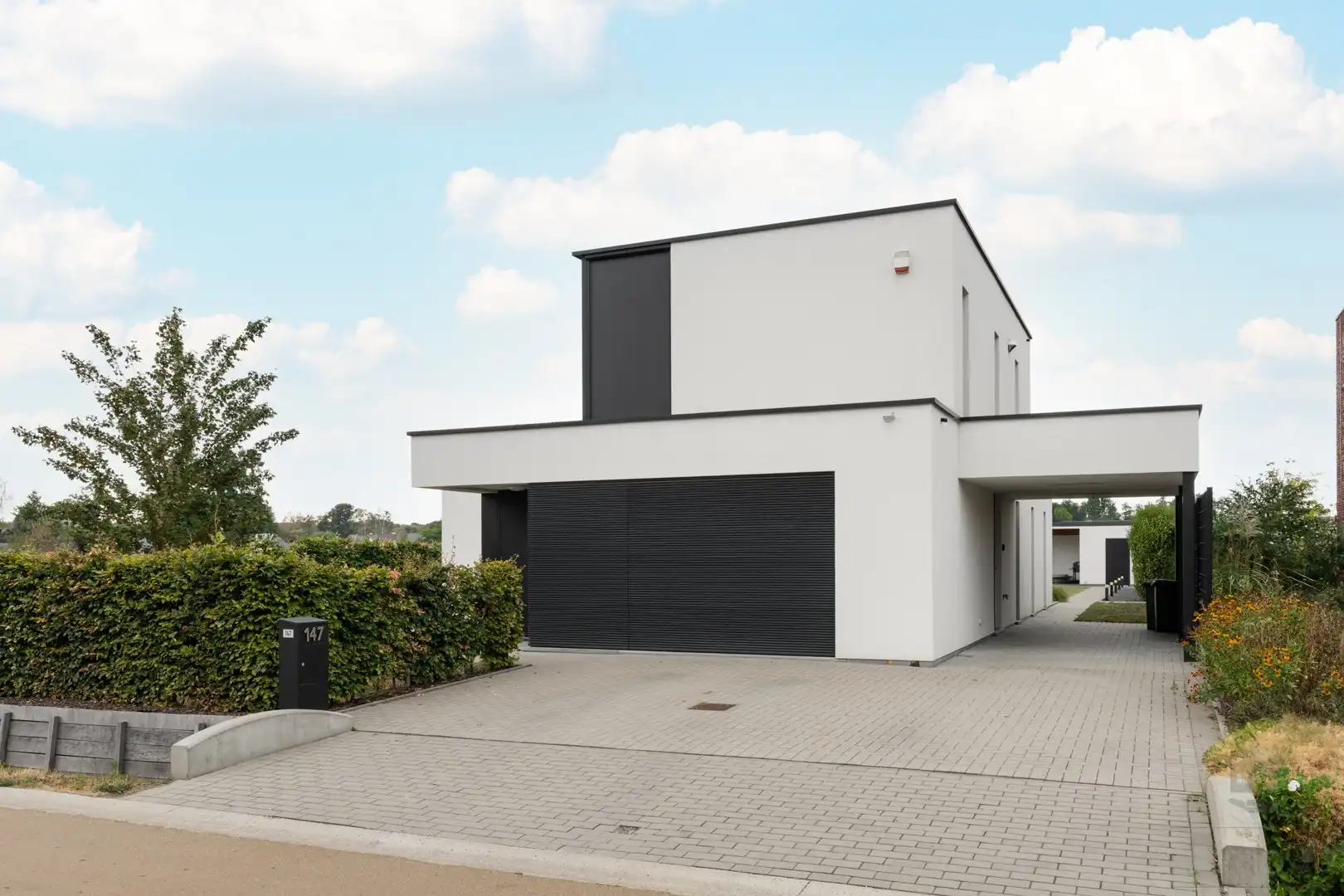 Recente, luxueus afgewerkte energiezuinige woning in Kuringen foto {{pictureIndex}}