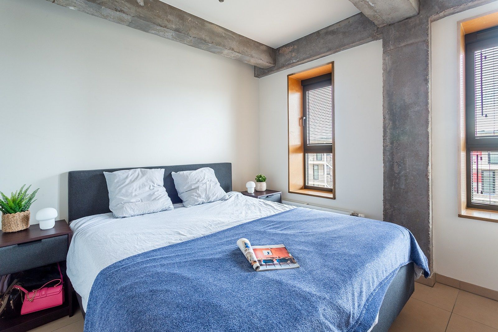 Stadsvibe en rust: energiezuinig appartement met terras foto 12