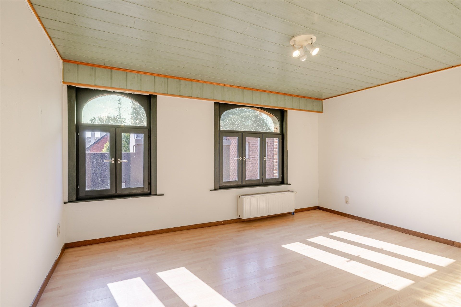 Ruime gezinswoning met 4 slaapkamers in Oudegem! foto 9