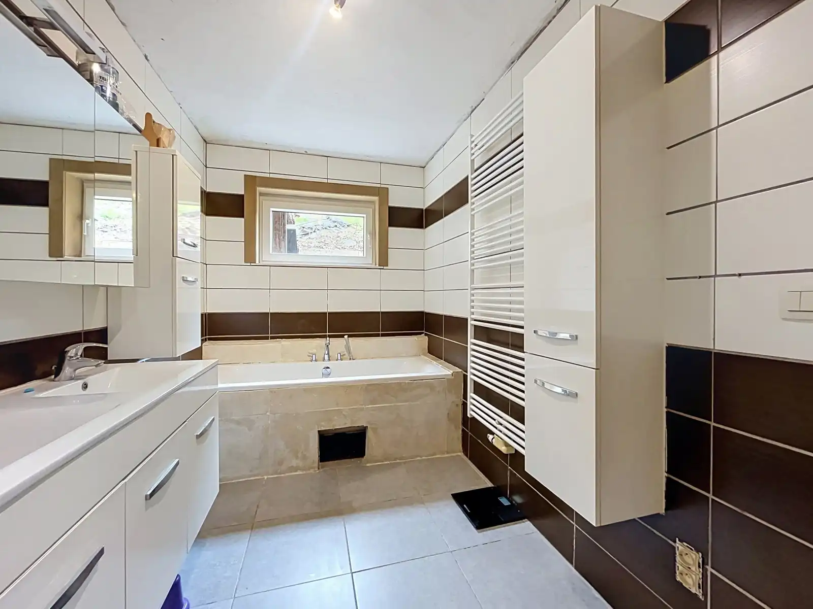 Instapklare (EPC B) woning met 4 slpks - tuin en garage foto 9