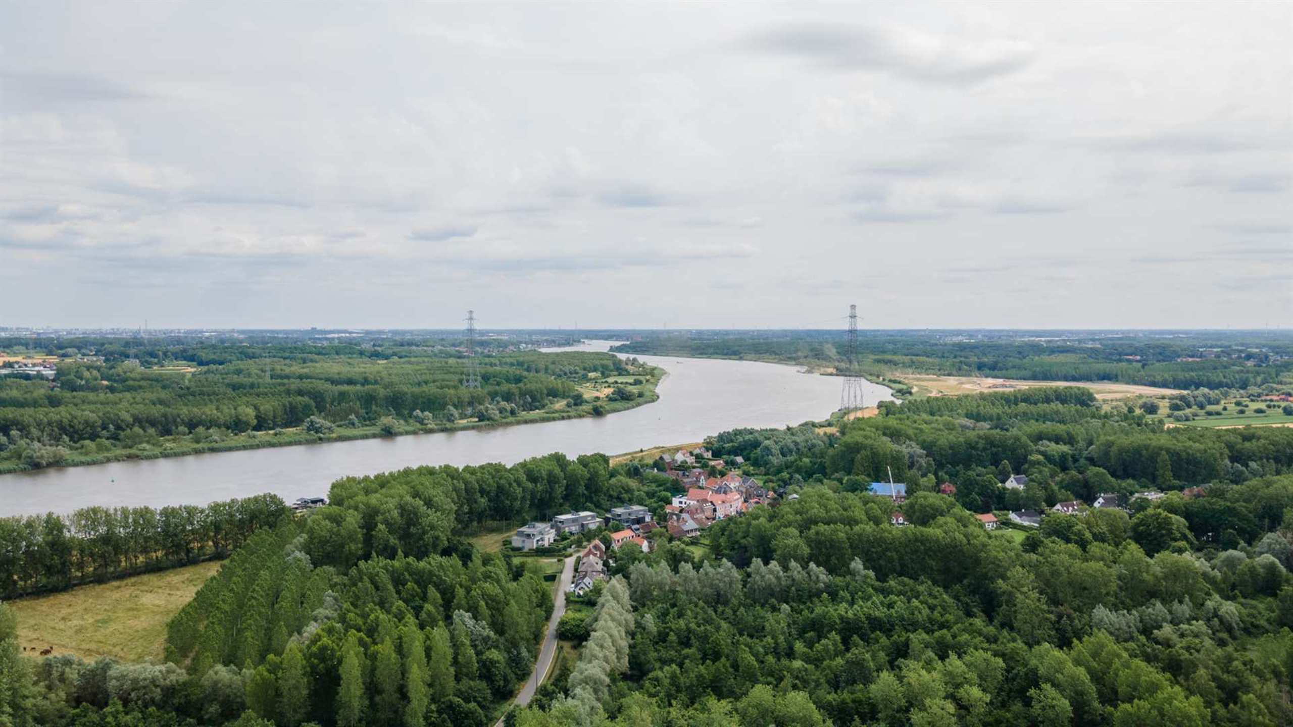 Uitzonderlijke hoeve met praktijk in oase van groen  foto 32