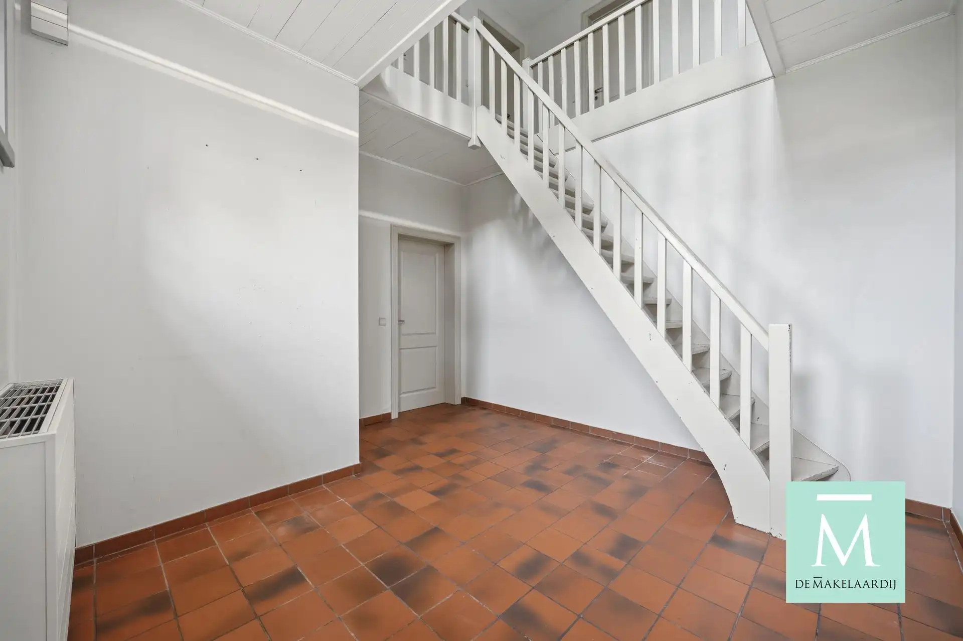 Ruime woning met 5 slaapkamers, garage en diepe tuin op toplocatie! foto 2