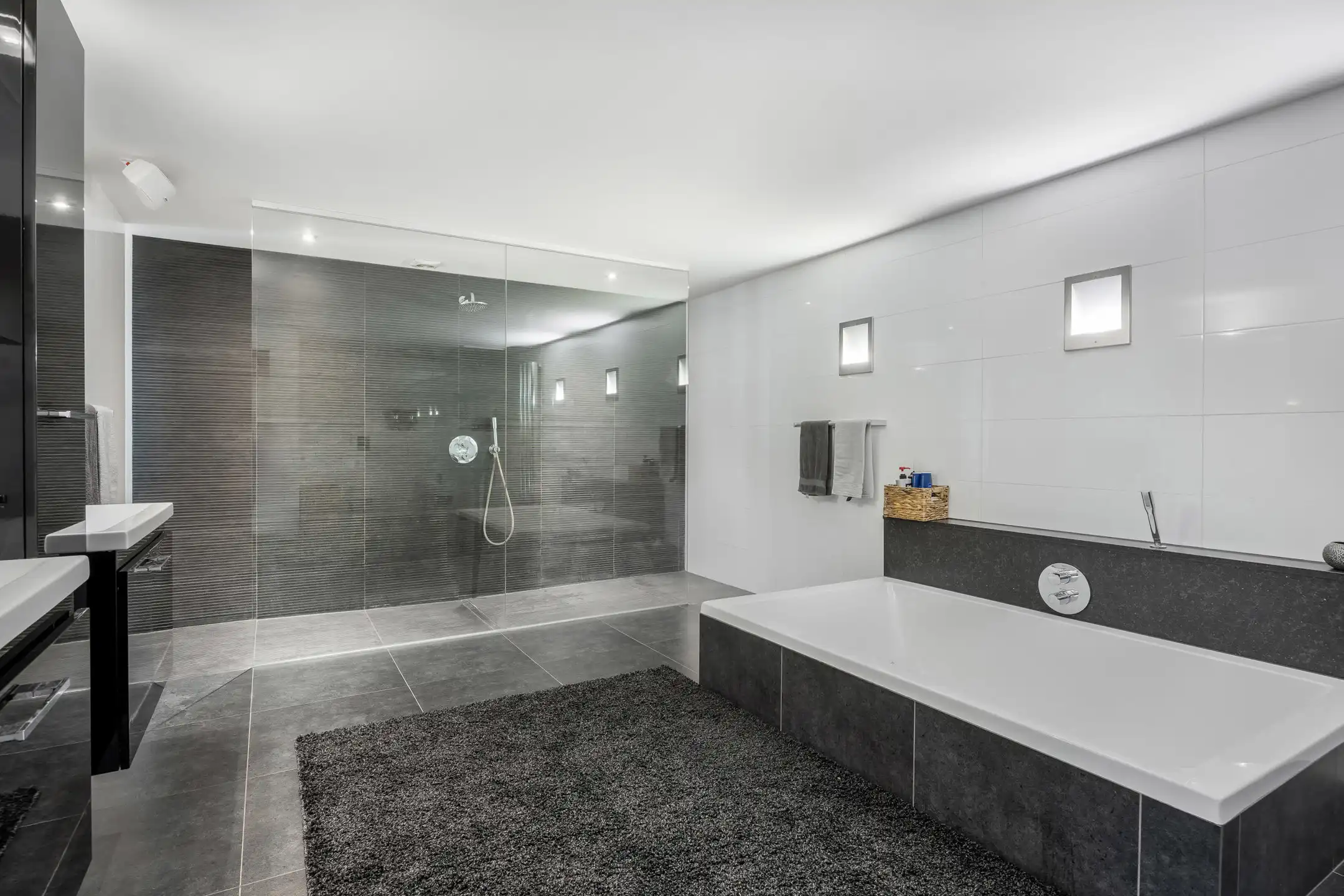 Hoogstaande villa met binnenzwembad te Lanaken foto 20