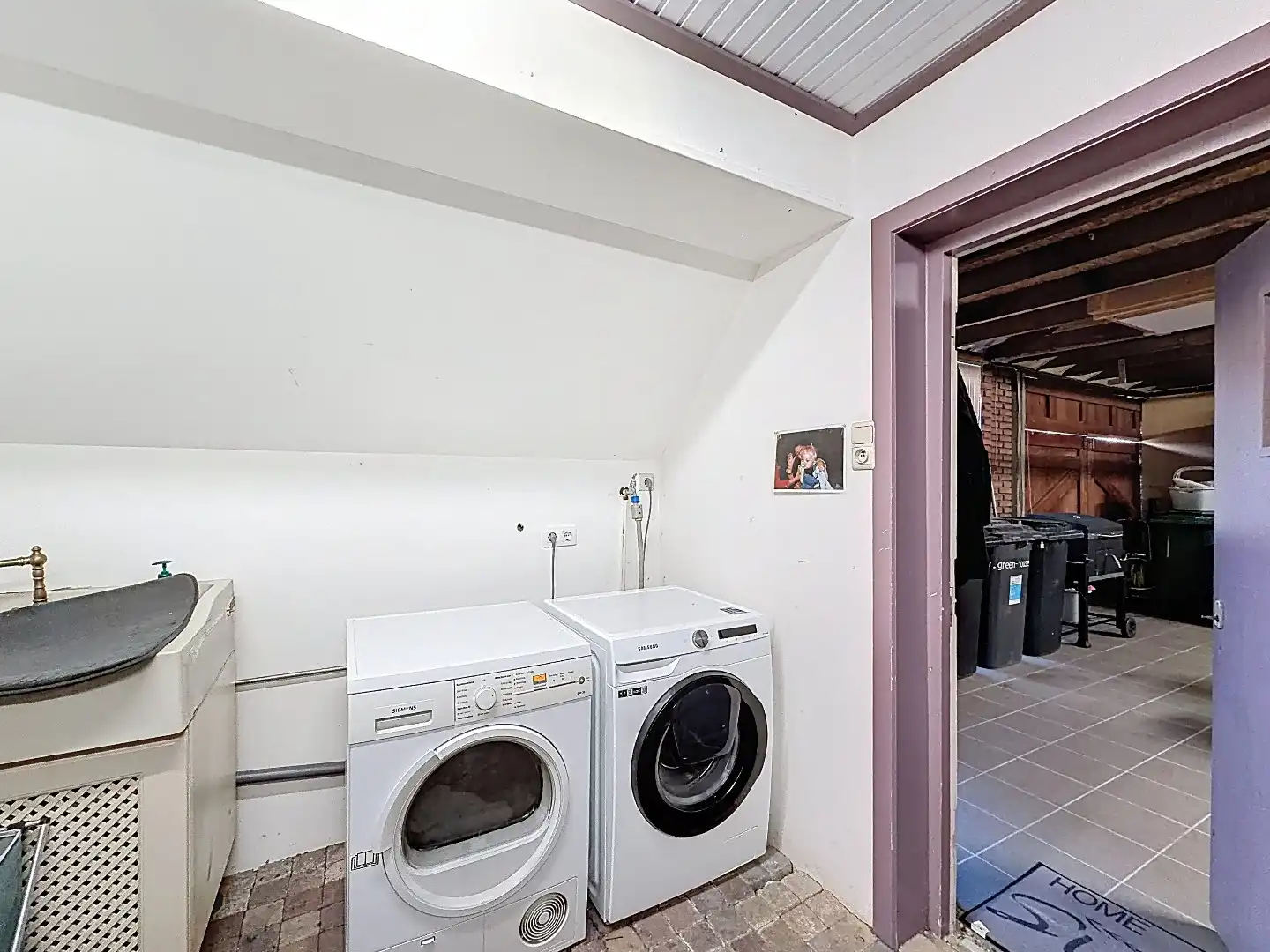 Instapklare twee-onder-een-kapwoning met uitbouw, luxe overkapping en zonnige tuin op het westen  foto 47