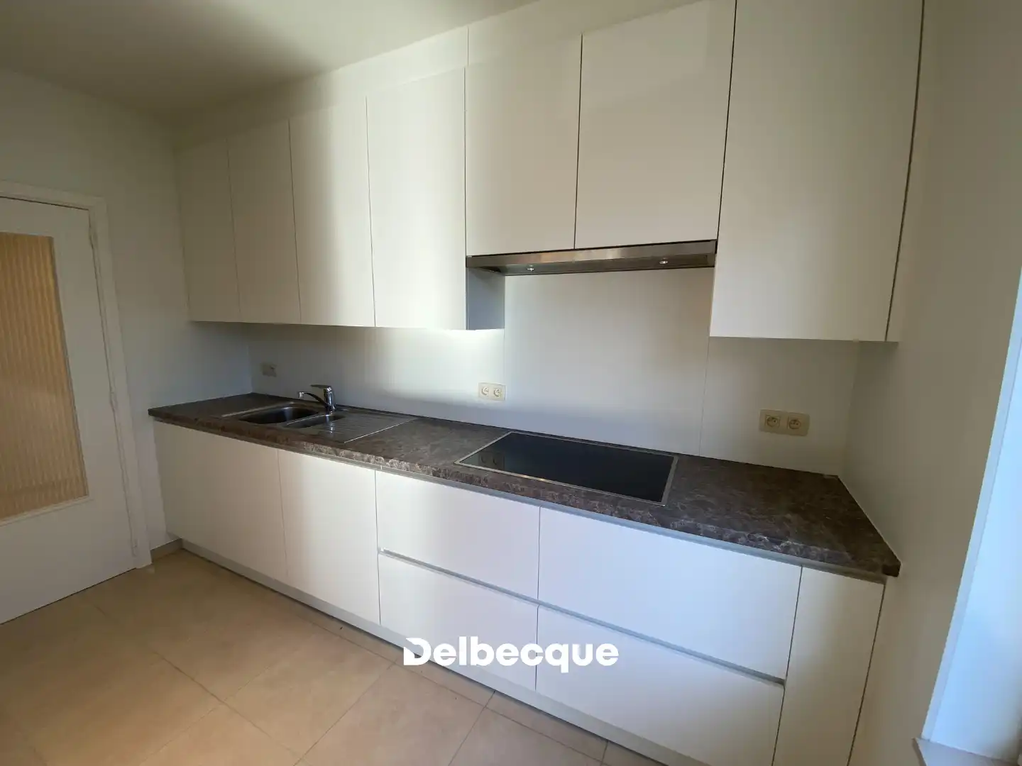 Lichtrijk en modern appartement met 2 slaapkamers te Kristus-Koning foto 6