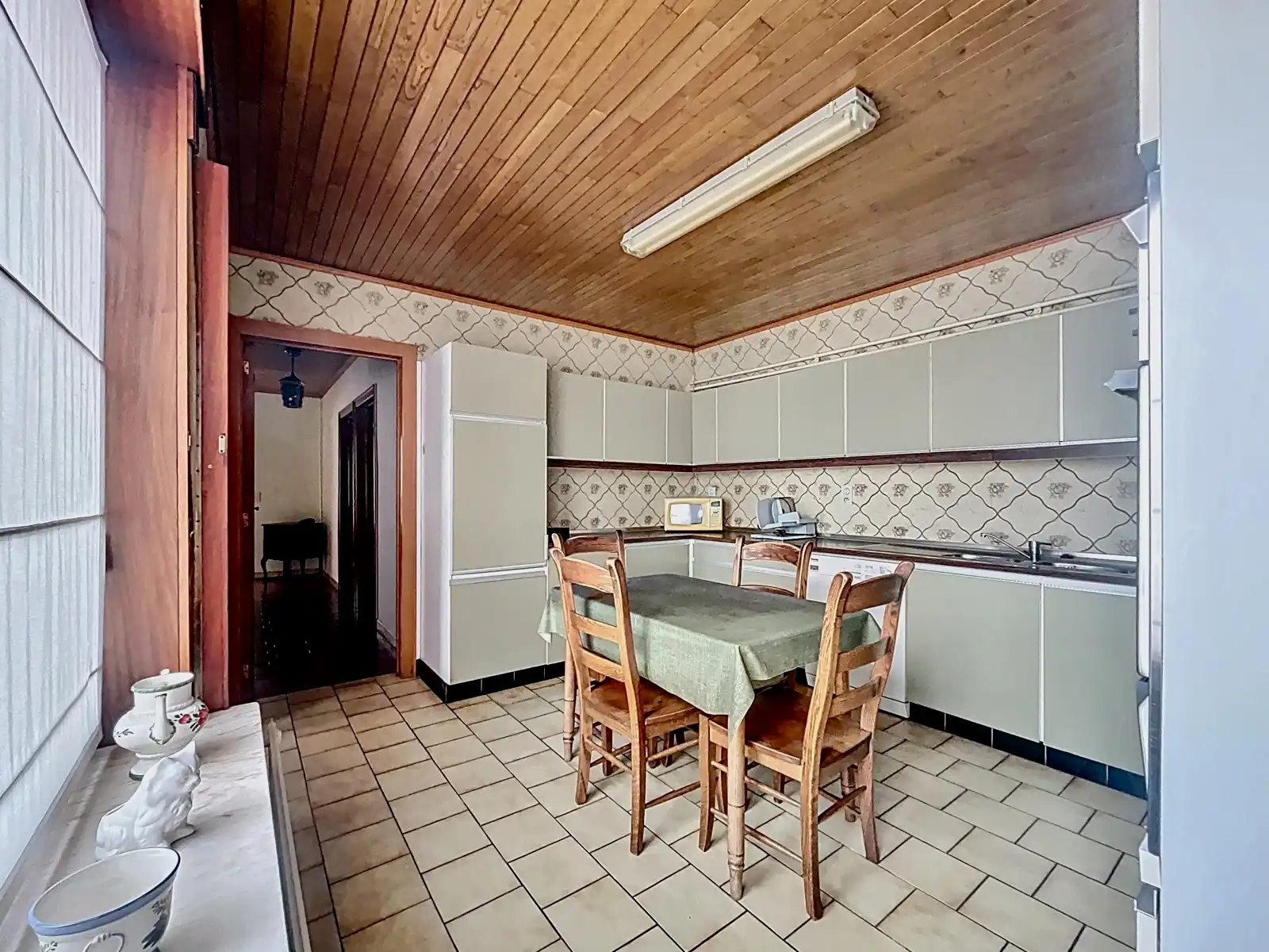 Rustig gelegen, halfopen Bungalow met veel potentieel! foto 5