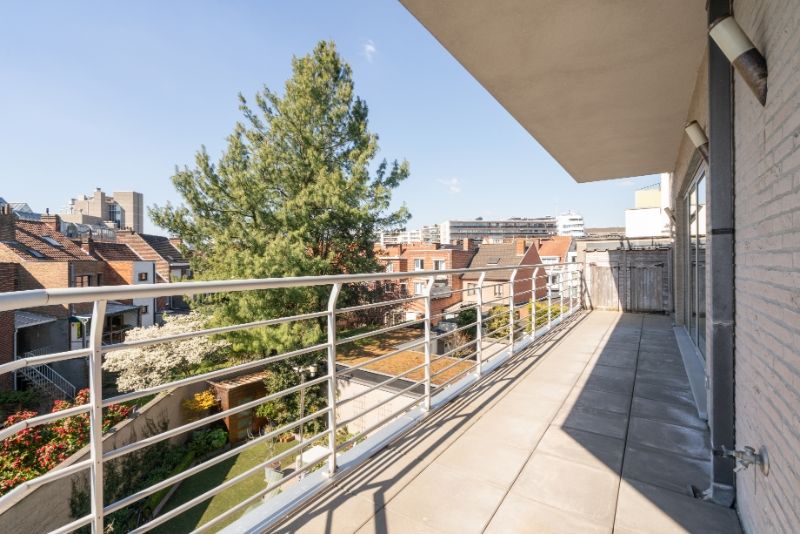 --- NIEUW --- Zeer ruim, energiezuinig appartement met mooi zicht op de Schelde. foto 21