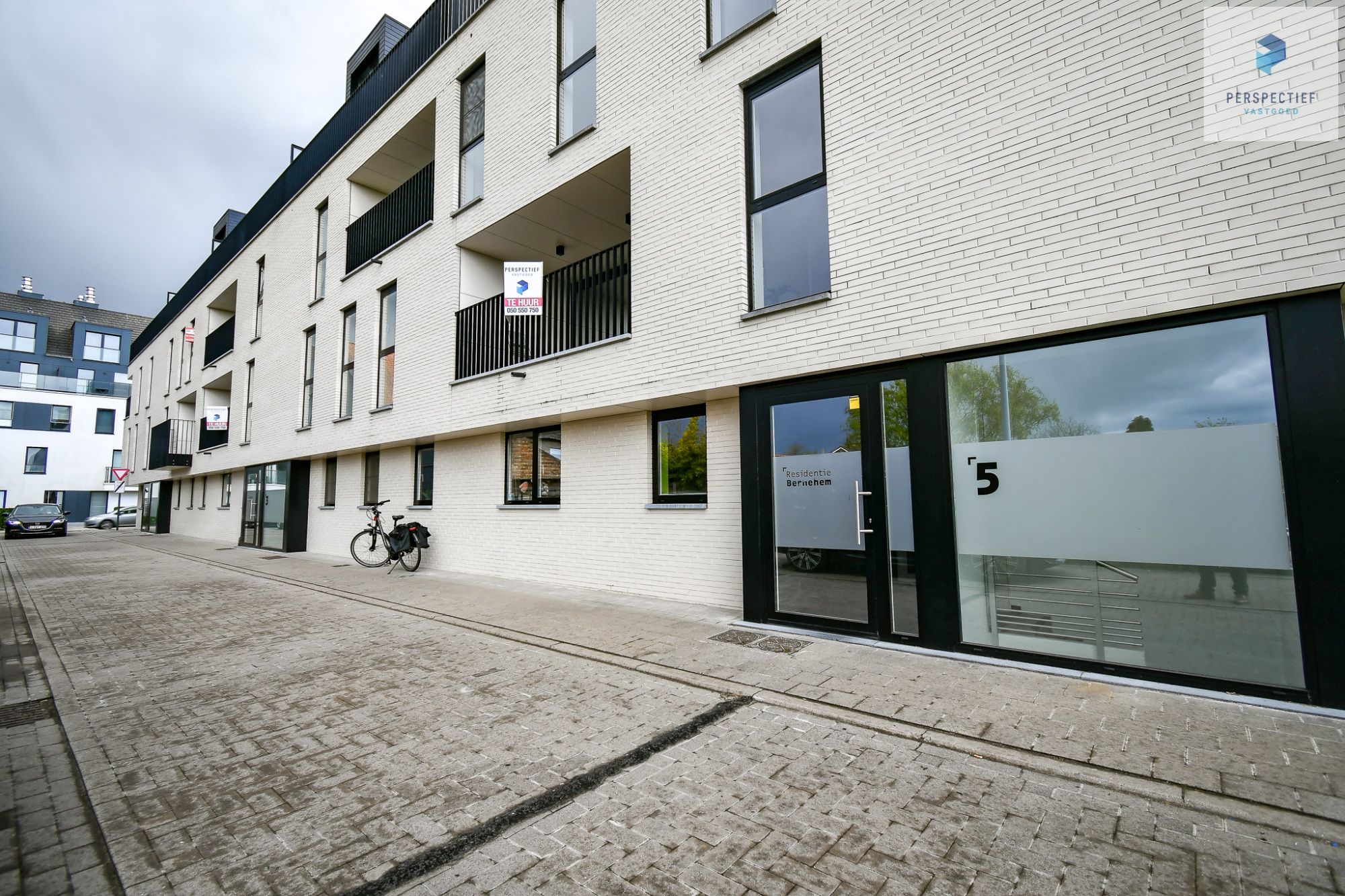 | IN OPTIE! | RUIM WOONAPPARTEMENT met ZONNE-TERRAS foto {{pictureIndex}}