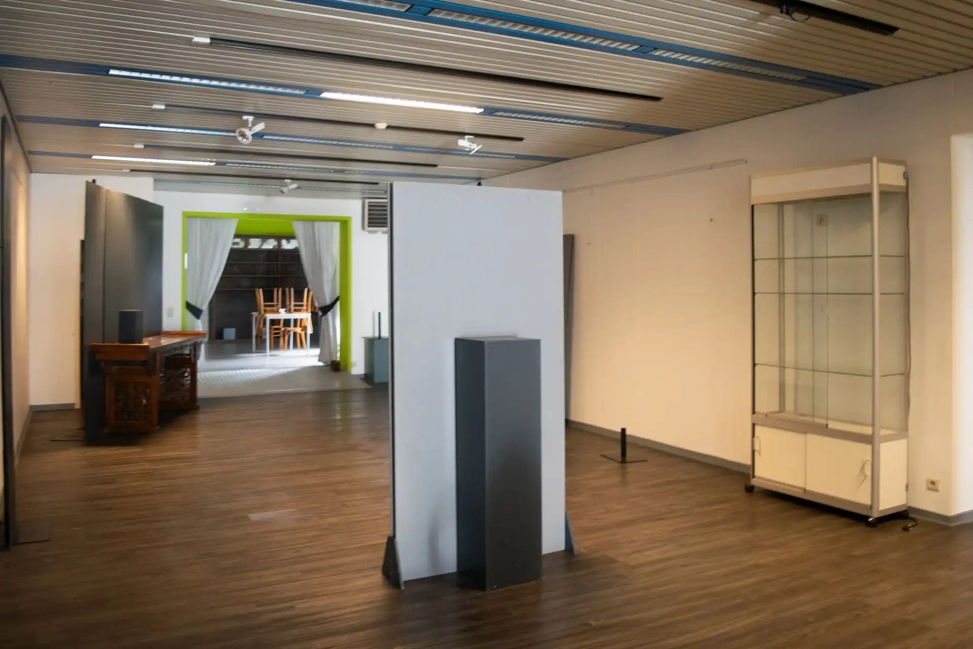 Handelspand met appartement foto 5