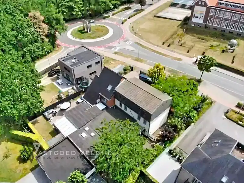 Ruime gezinswoning met zorgwoning in Genk-Centrum foto 47