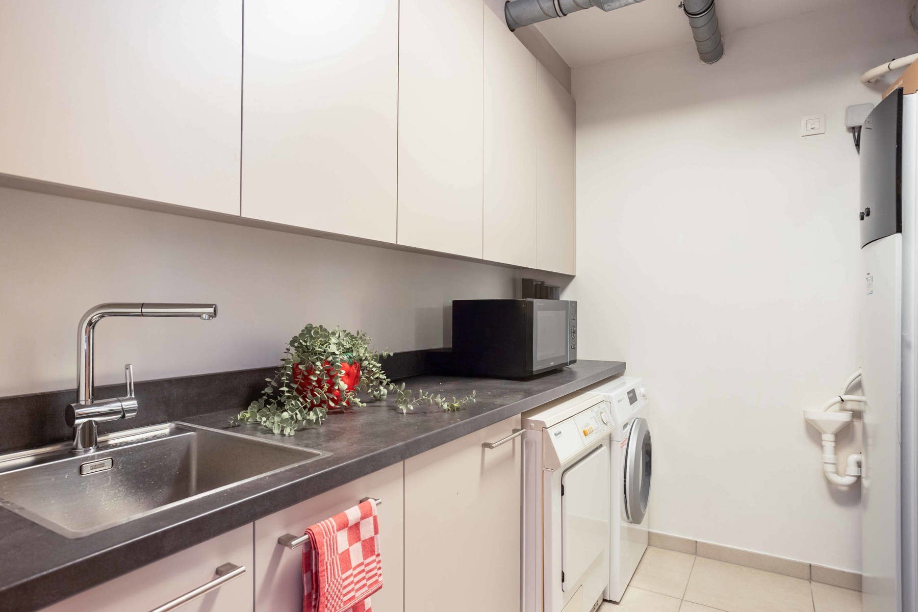 Ruim gelijkvloersappartement met hoogwaardige afwerking foto 18