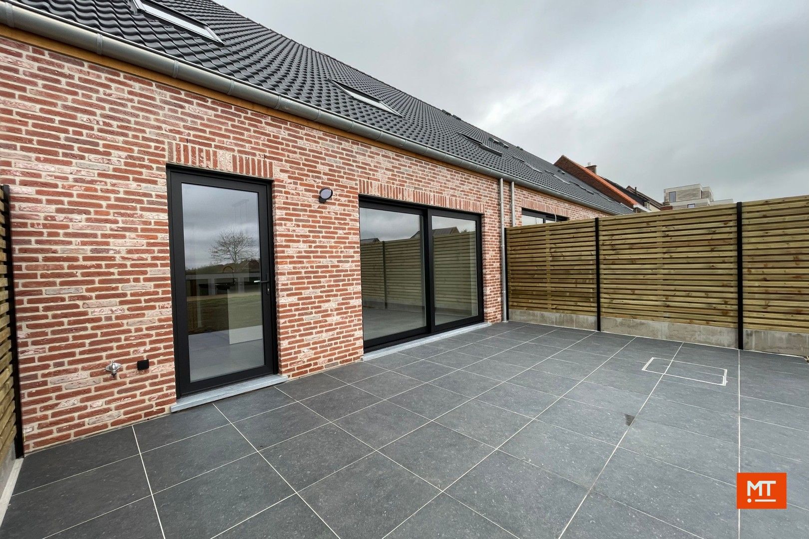 Nieuwbouwwoning te huur met 3 slaapkamers en carport foto 16
