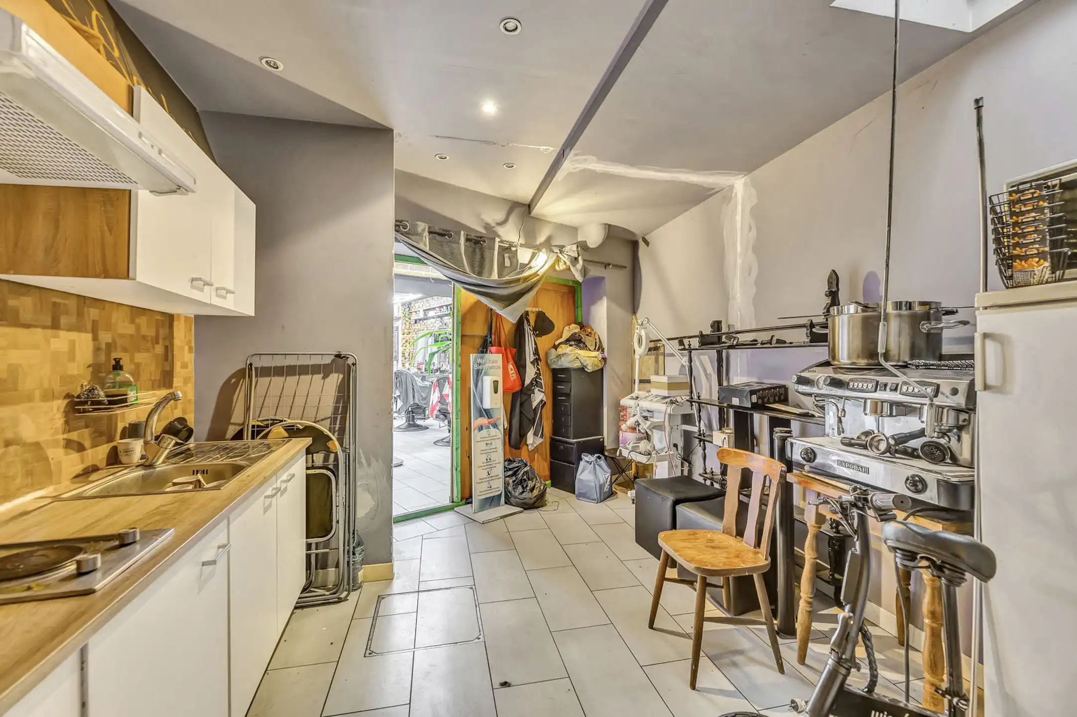 Interessant investeringspand met handelspand en appartement foto 7