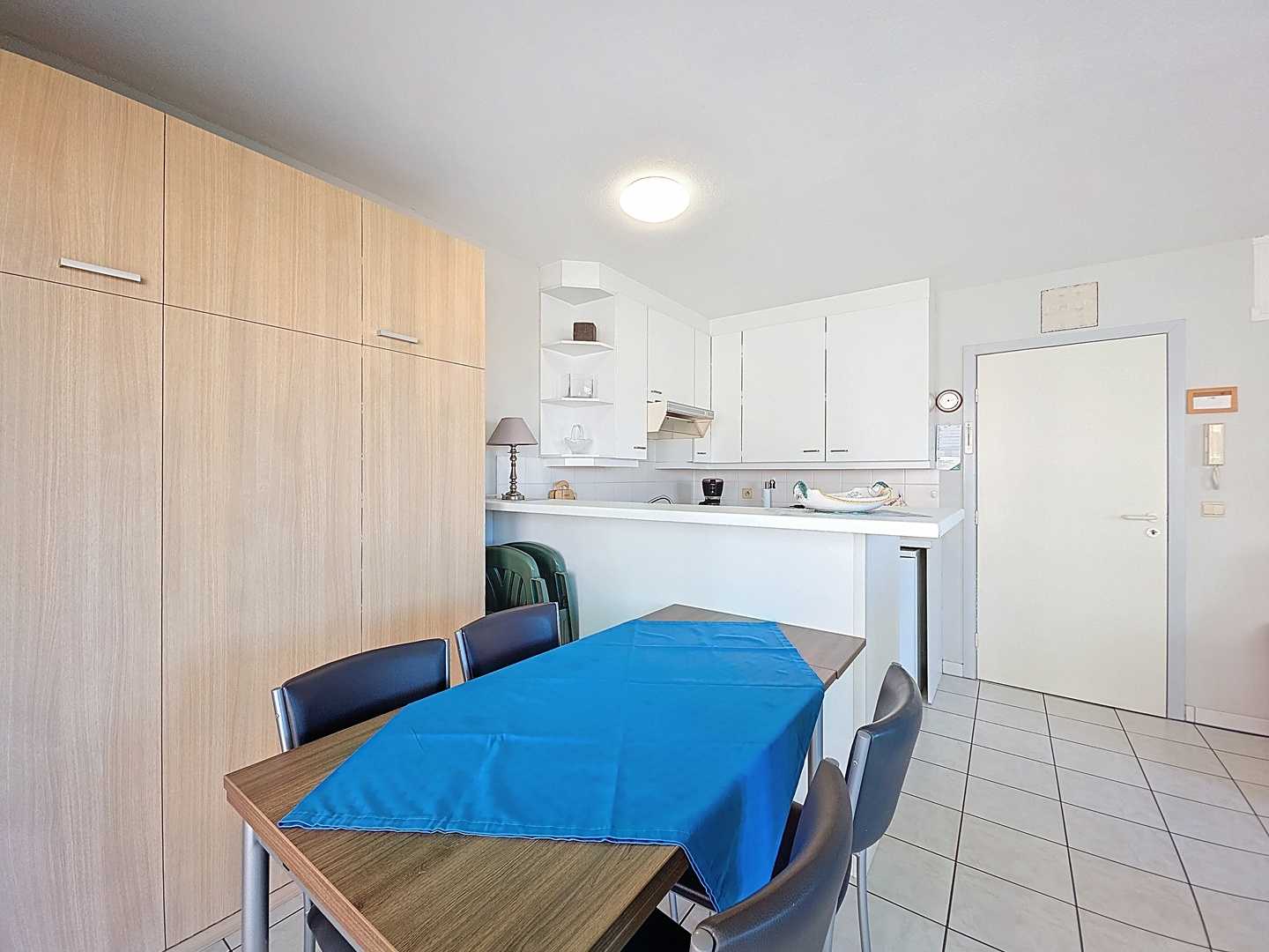 Gemeubeld appartement op toplocatie te Nieuwpoort nabij het strand foto 4