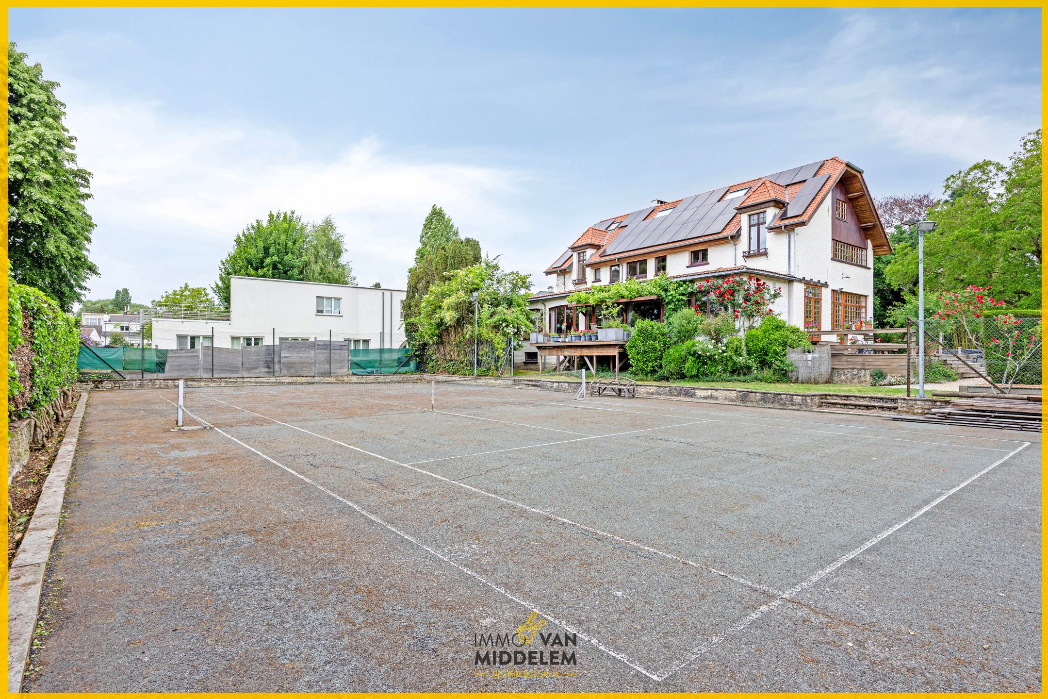 KARAKTERVOLLE VILLA MET ZWEMBAD EN TENNISVELD foto 6