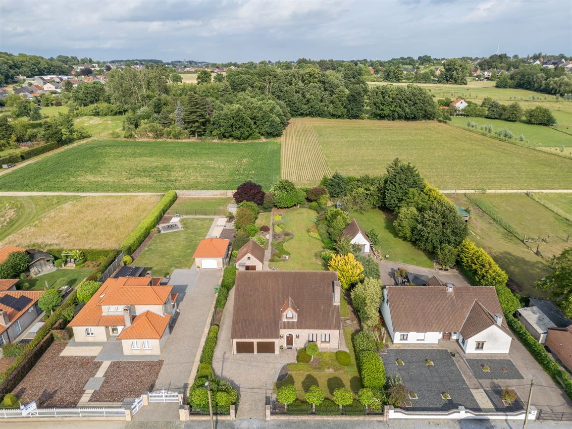 Landelijk villa in Scherpenheuvel-Zichem, 5 slpks, garages, omringd door agrarisch gebied. EPC C. foto 33