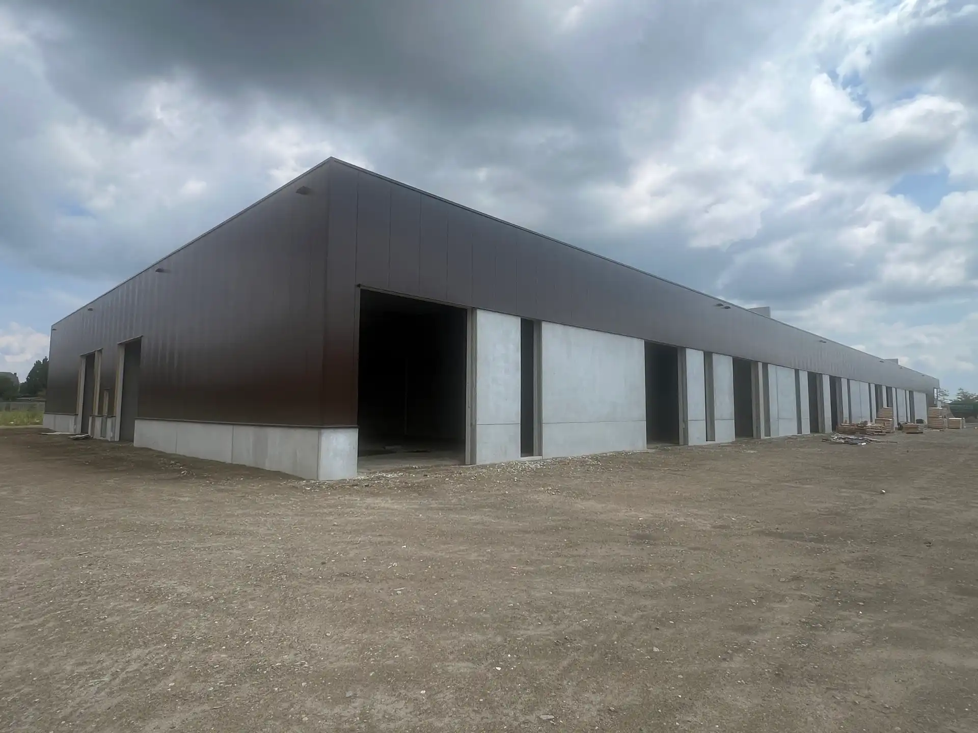 KMO-UNIT van 365M² - STADSBEEMD IN HALEN foto 2