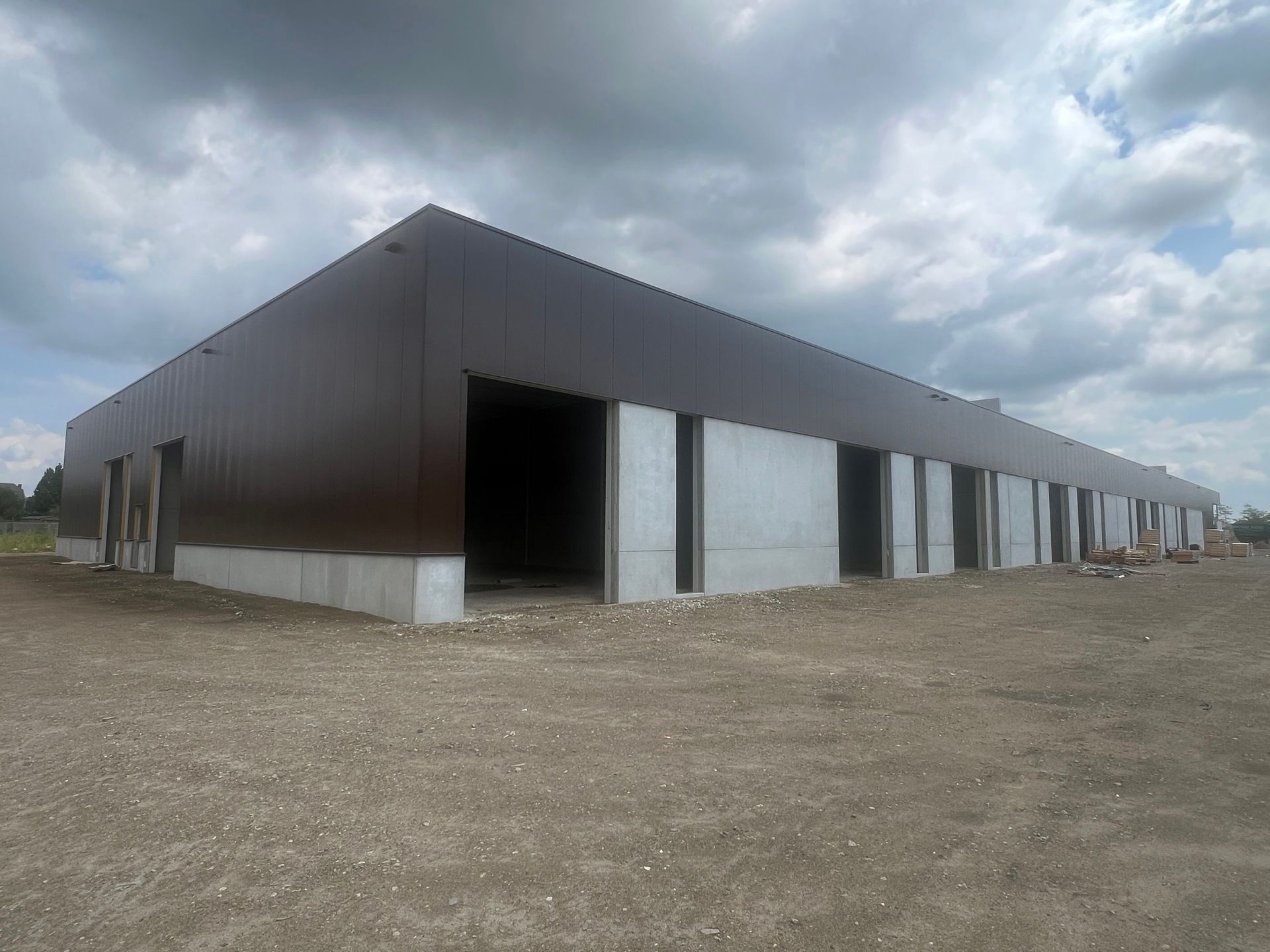 KMO-UNIT van 365M² - STADSBEEMD IN HALEN foto 2