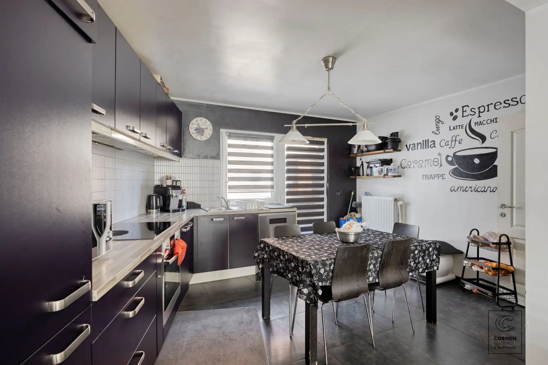 Ruime woning van 183 m² met 4 slpk's op uitstekende locatie! foto 5