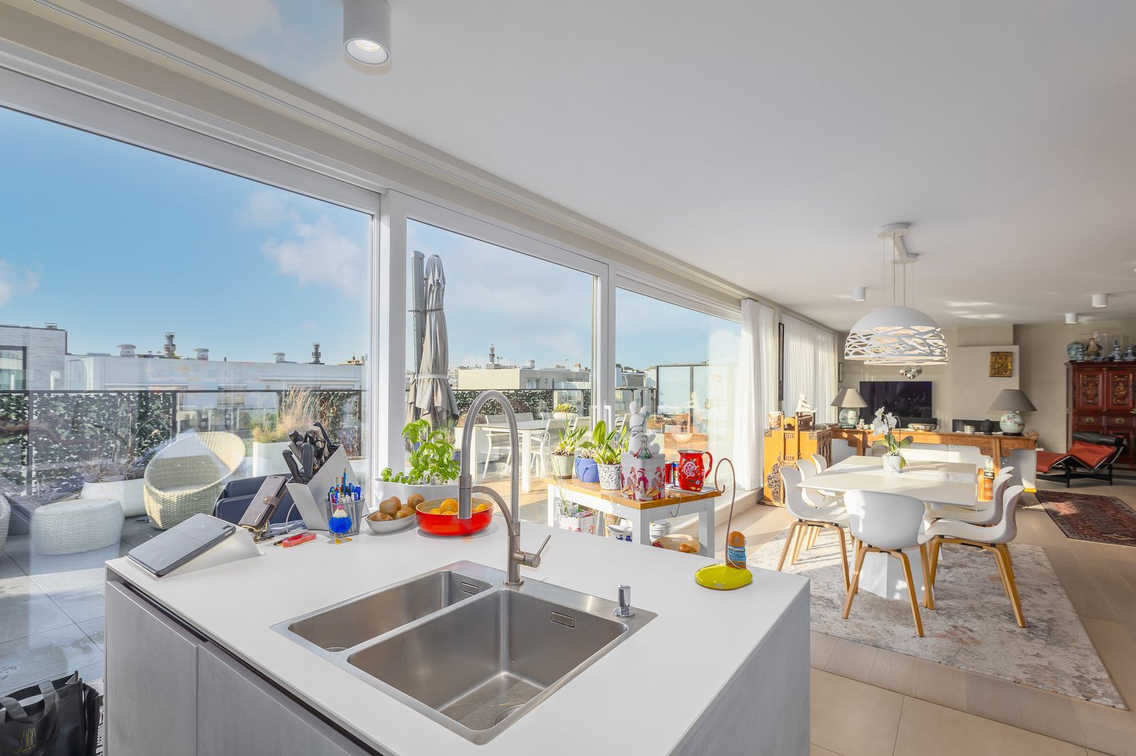 Exclusief penthouse appartement met 3 slpk en zonovergoten terrassen op een zucht van de zee foto 2