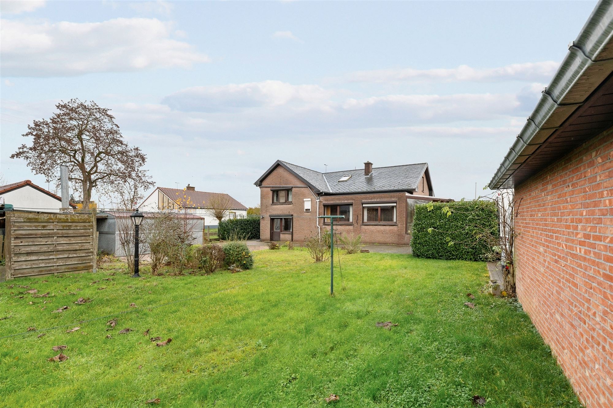 OP TE FRISSEN WONING MET 3 SLAAPKAMERS GELEGEN OP EEN RUIM PERCEEL VAN 11A70CA TE PAAL foto 23