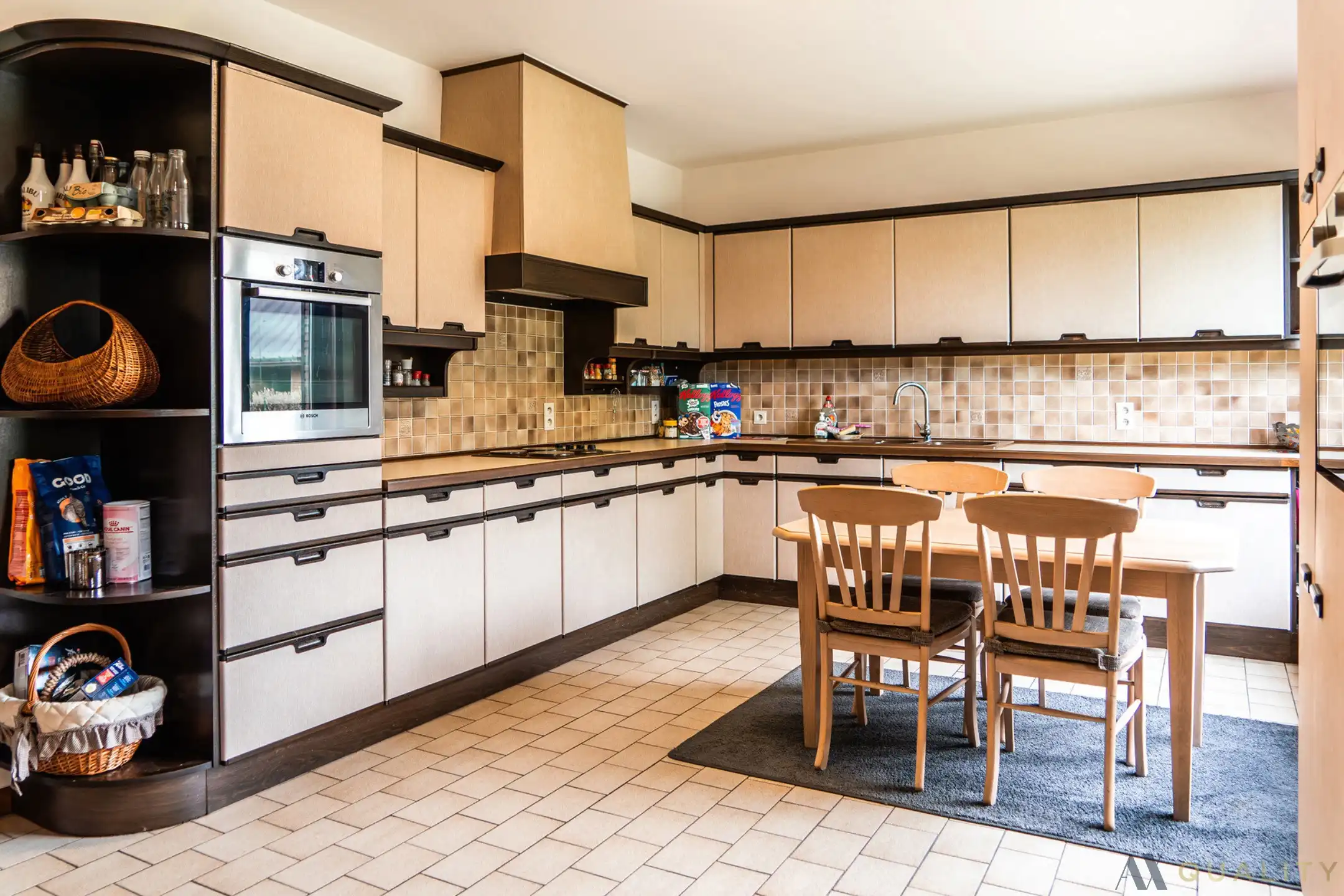 Ruime woning met 6 slaapkamers en 2 garages foto 17