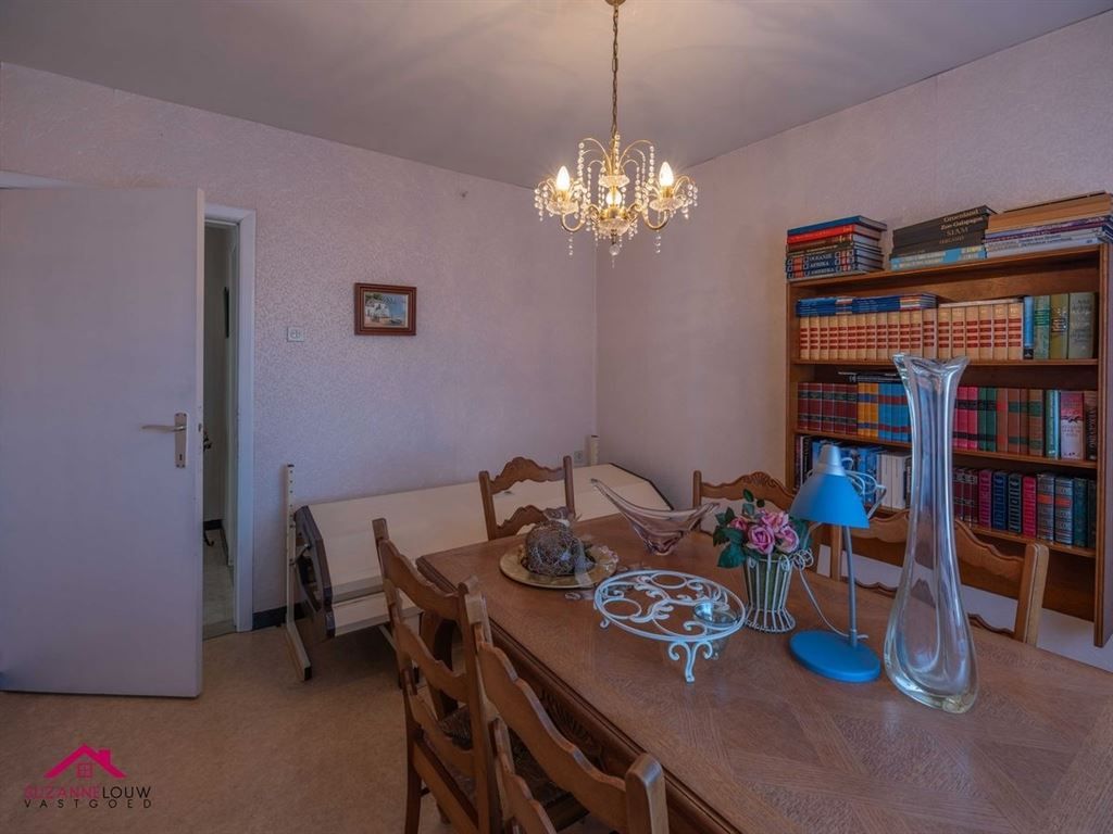 Half vrijstaande woning met garage foto 41