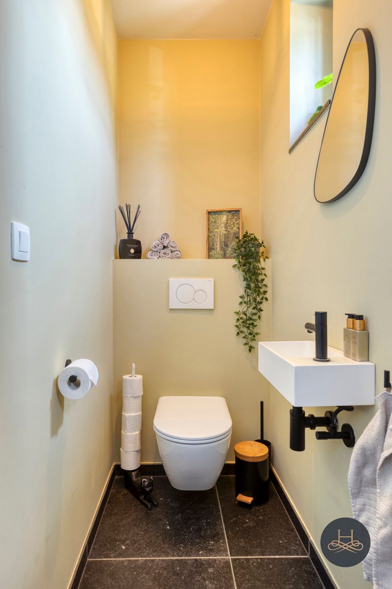 Recente moderne halfopen woning met zicht op groen foto 11