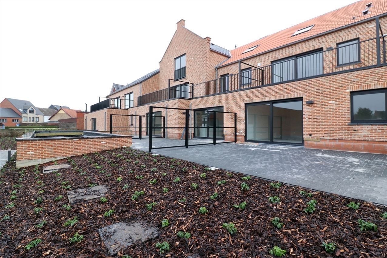 Gelijkvloers app., twee slpk, terras, rustige ligging foto 27