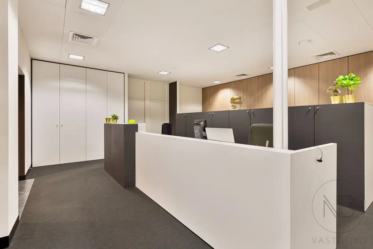 Instapklare en goed gelegen kantoorruimte foto 29